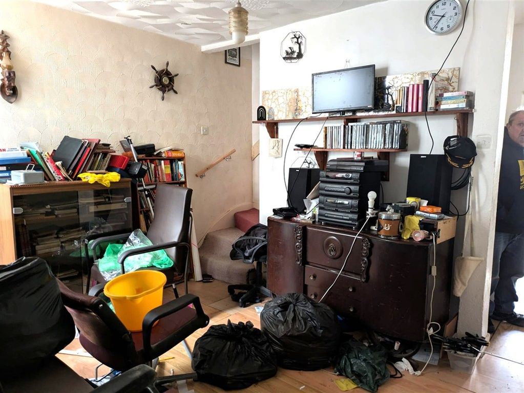 Property photo 1 of 9 Front