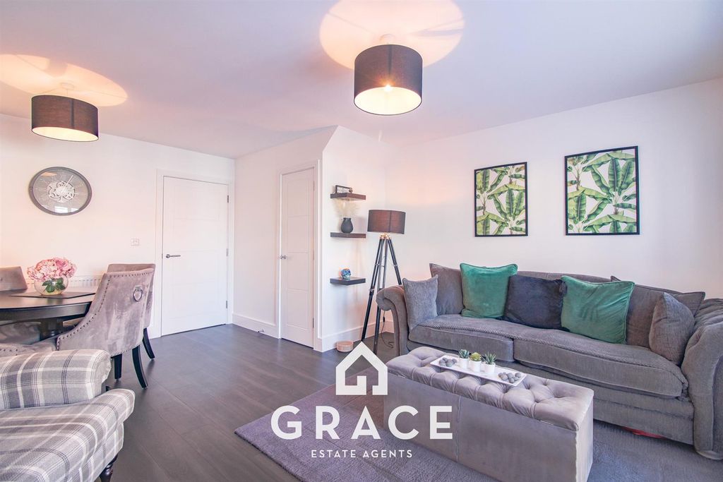 Property photo 2 of 17 Lounge/Dining Room