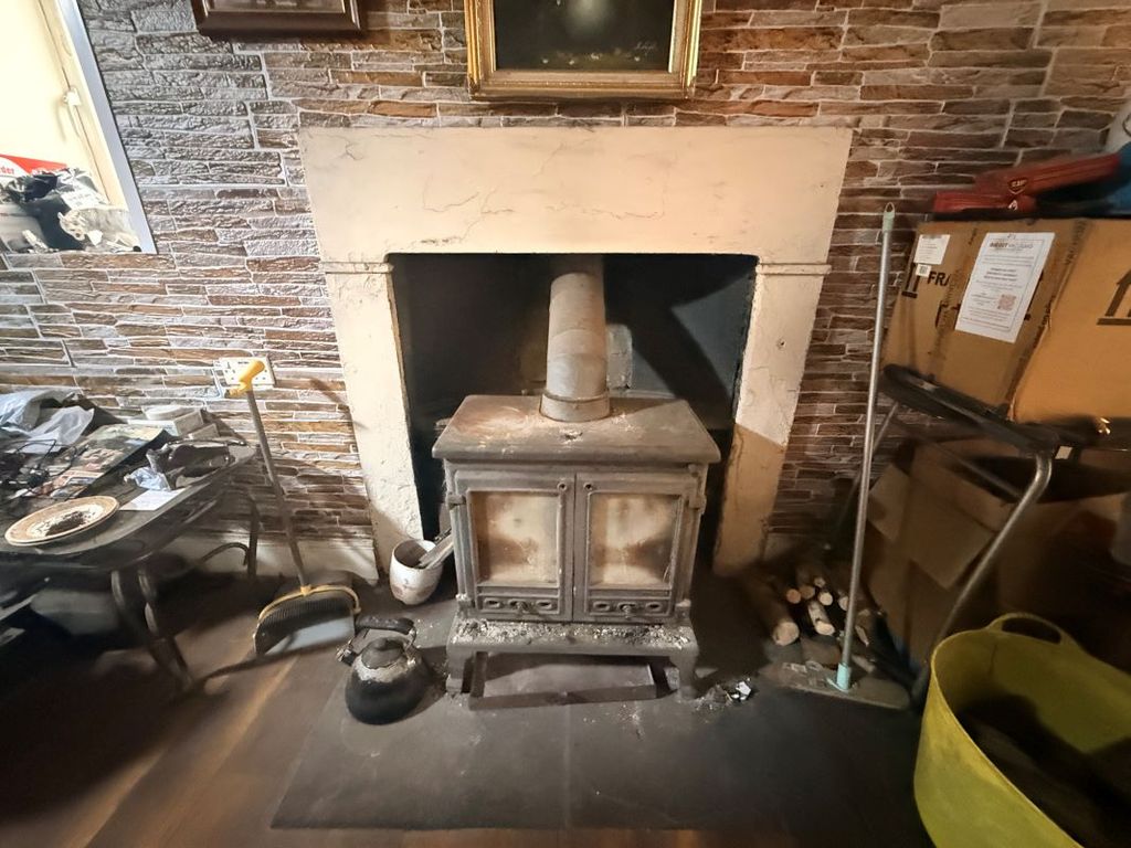 Property photo 3 of 34