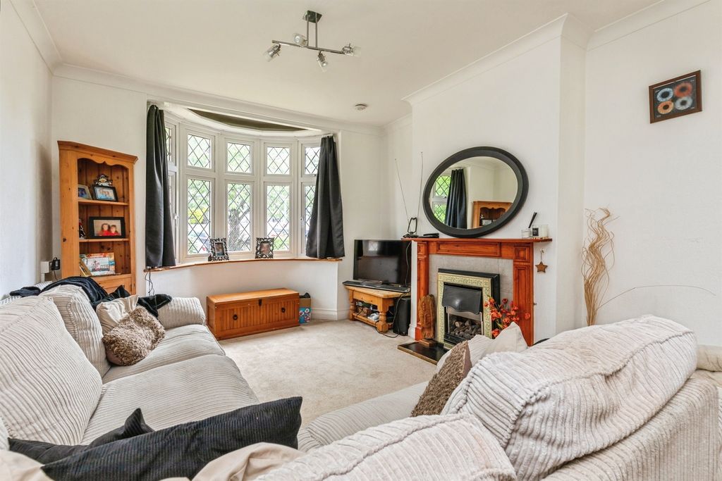 Property photo 2 of 18