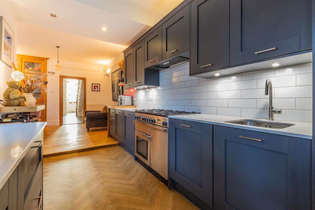 Property photo 2 of 27 196-28.Jpg