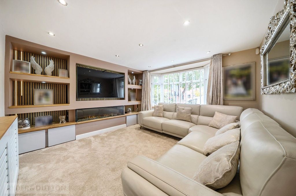 Property photo 3 of 18 Living Room