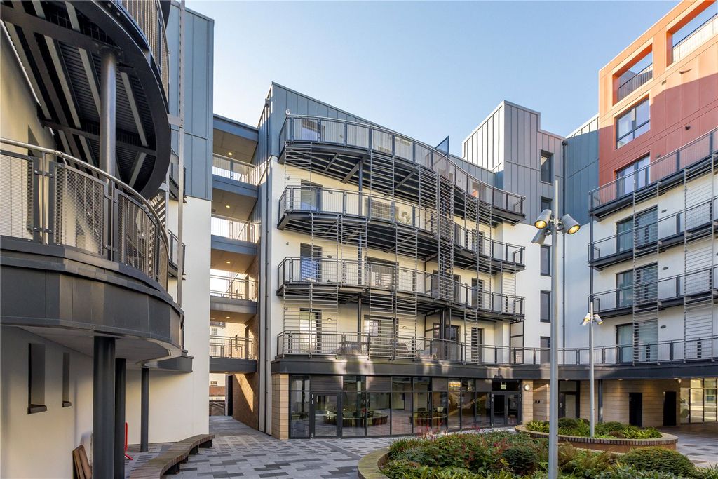 Property photo 1 of 23 Picture No. 01