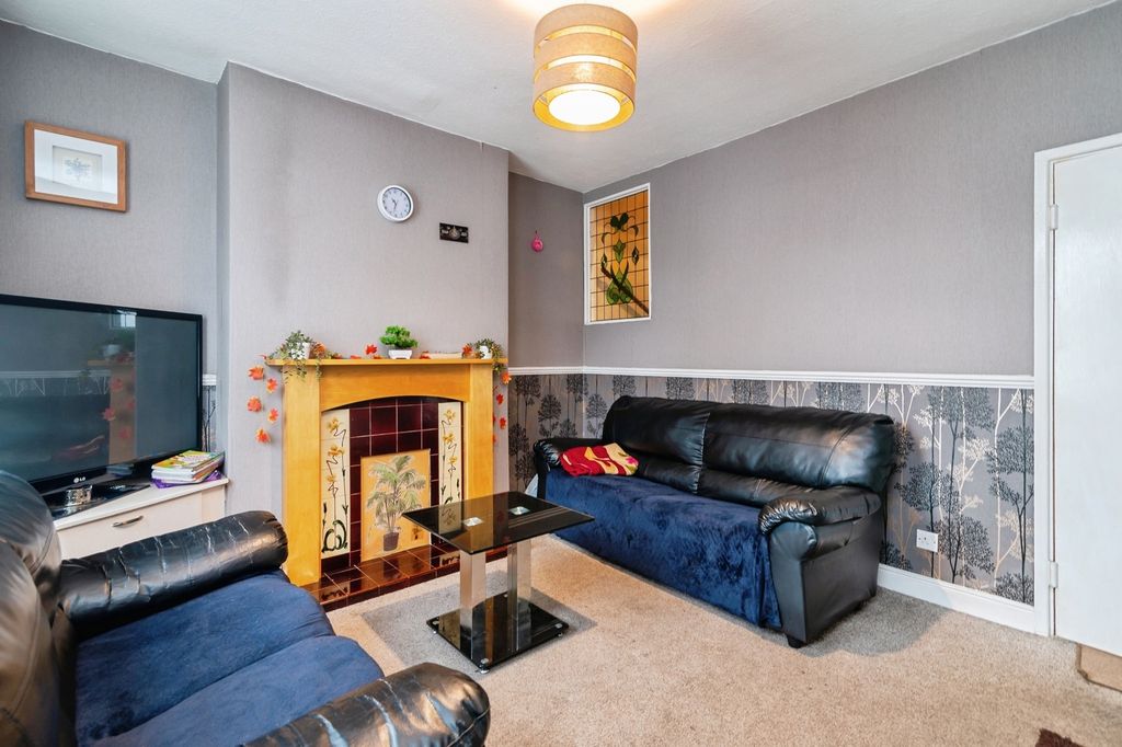 Property photo 3 of 16 Pbox-Img.Jpg