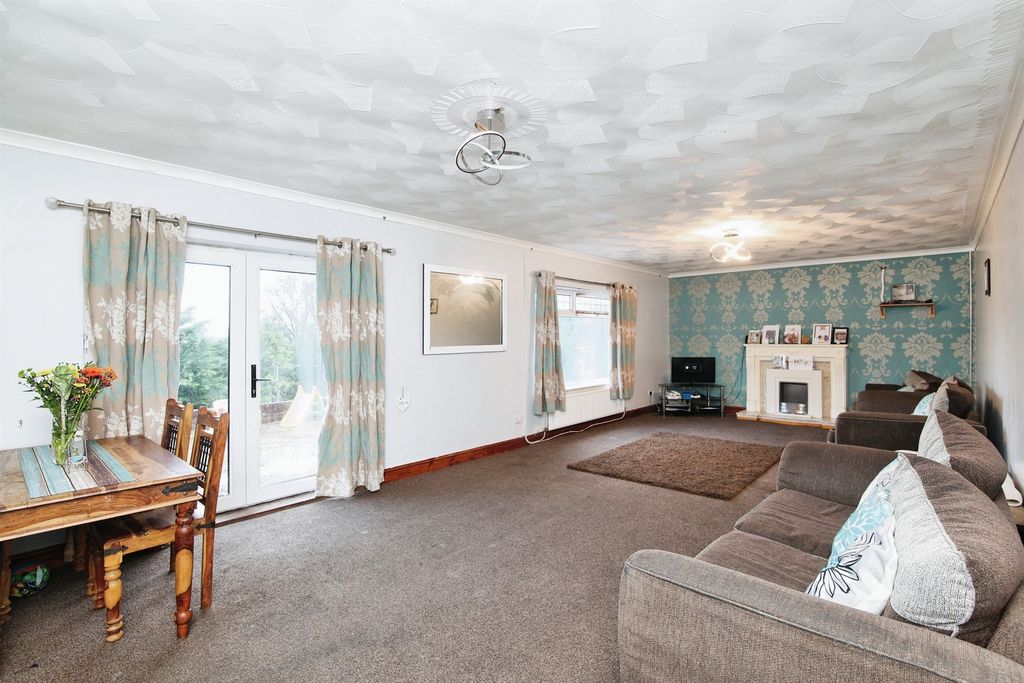 Property photo 3 of 19