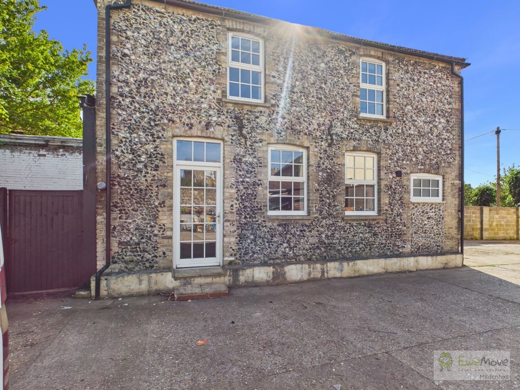 Property photo 1 of 20 Cam03603G0-Pr0086-Still016