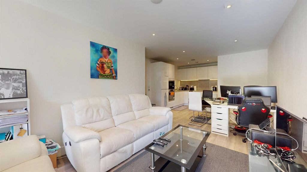 Property photo 3 of 20 6883Acc559179d9ce6Fd408c_91Be5F7941B37A5A0621E3d6A