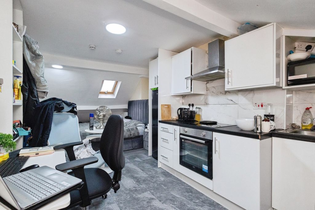 Property photo 3 of 29 Pbox-Img.Jpg