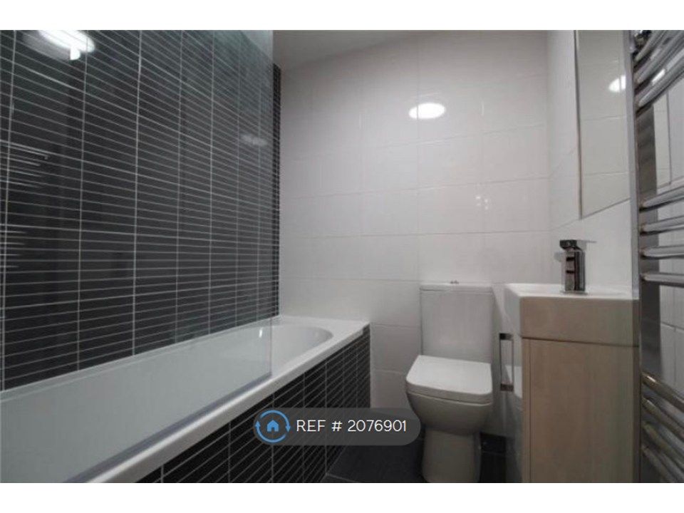 Property photo 3 of 7 Bathroom