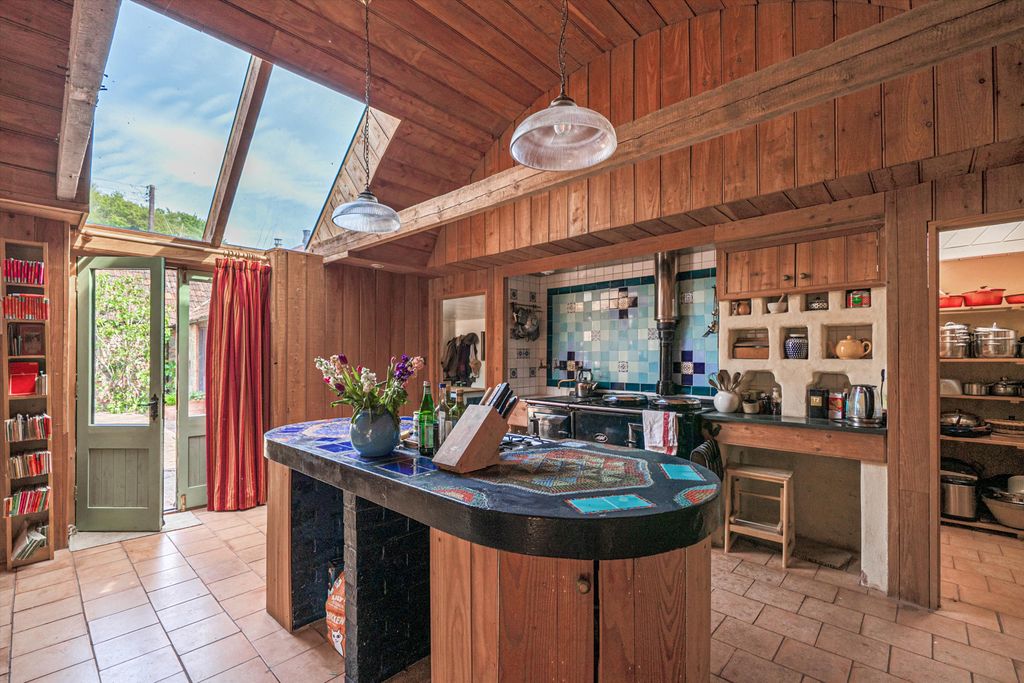 Property photo 3 of 26 Image