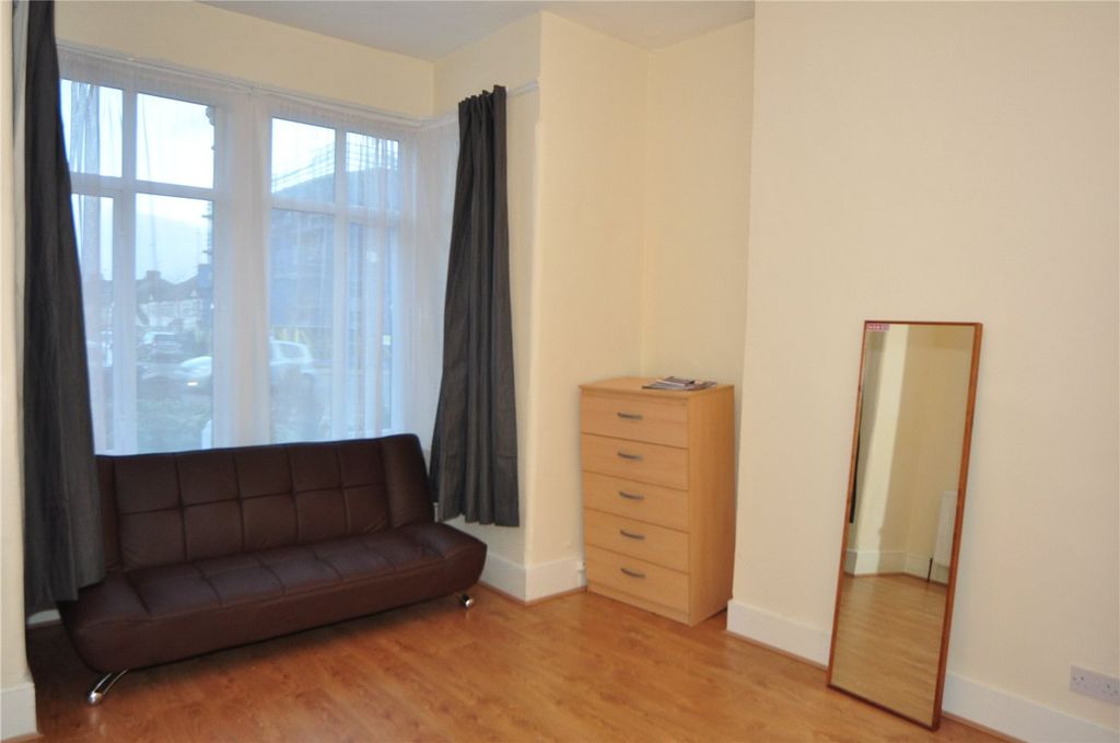 Property photo 3 of 16 Picture No. 11