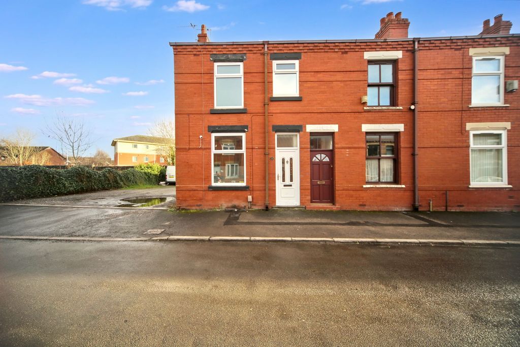 Property photo 1 of 18