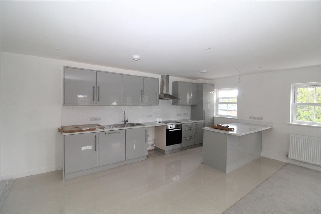 Property photo 2 of 11 Kitchen Area