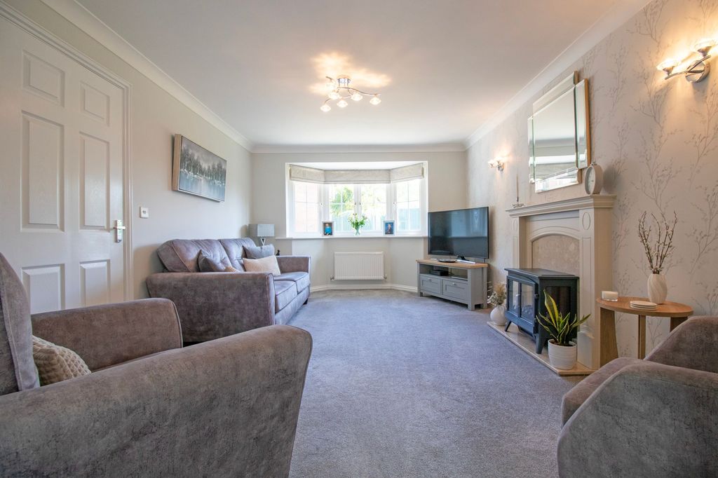 Property photo 3 of 33