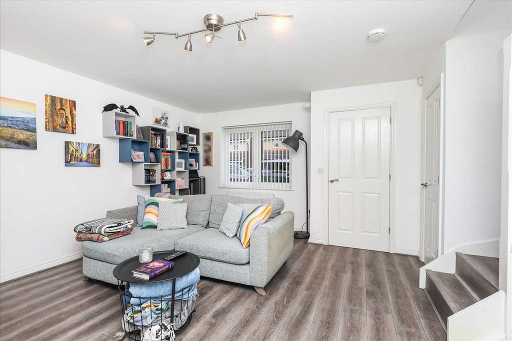 Property photo 3 of 20