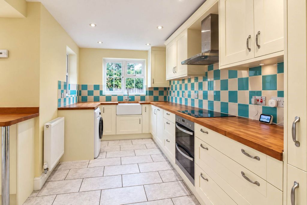 Property photo 2 of 17