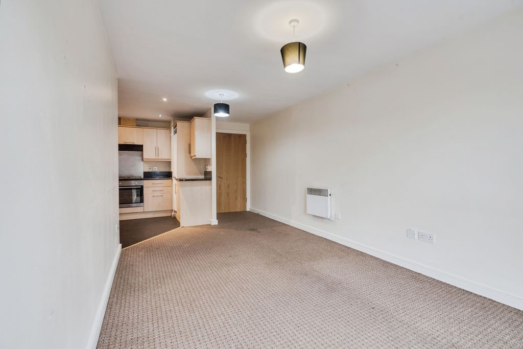 Property photo 3 of 20 Pbox-Img.Jpg