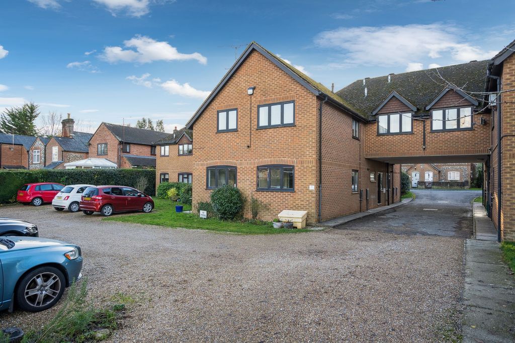 Property photo 2 of 8