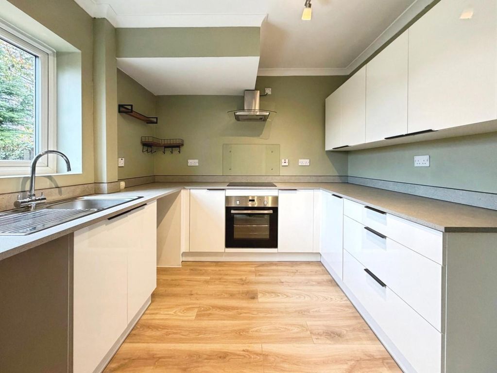 Property photo 3 of 22 Kitchen