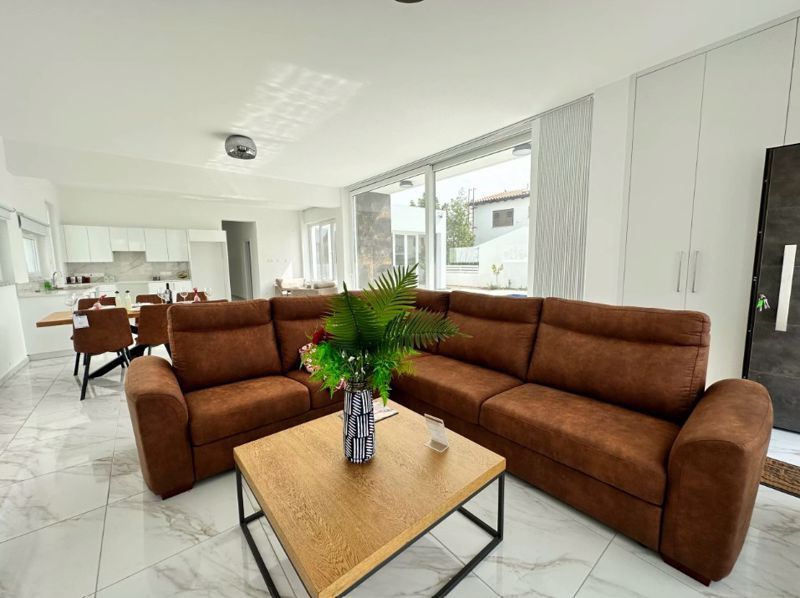 Property photo 3 of 21 Open Plan Example