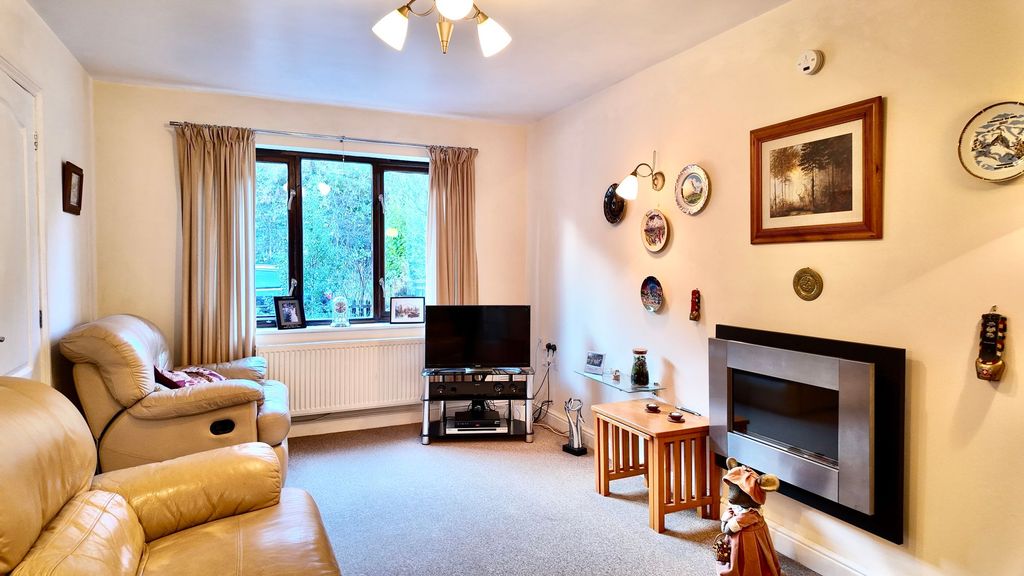 Property photo 2 of 31