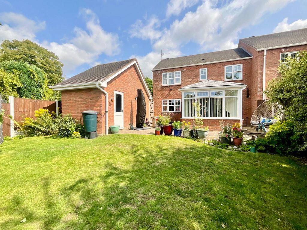 Property photo 2 of 20