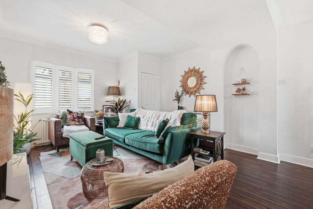 Property photo 1 of 28