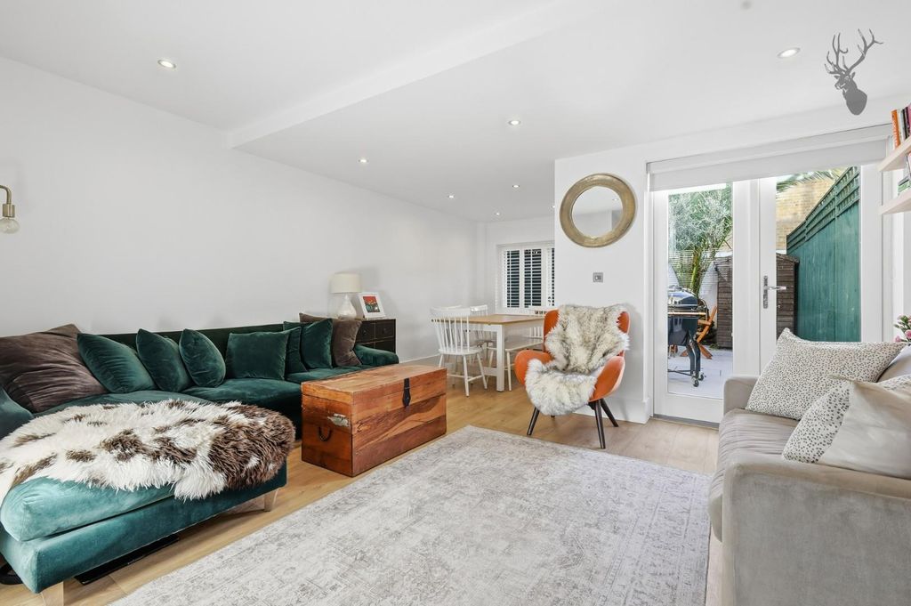 Property photo 3 of 25