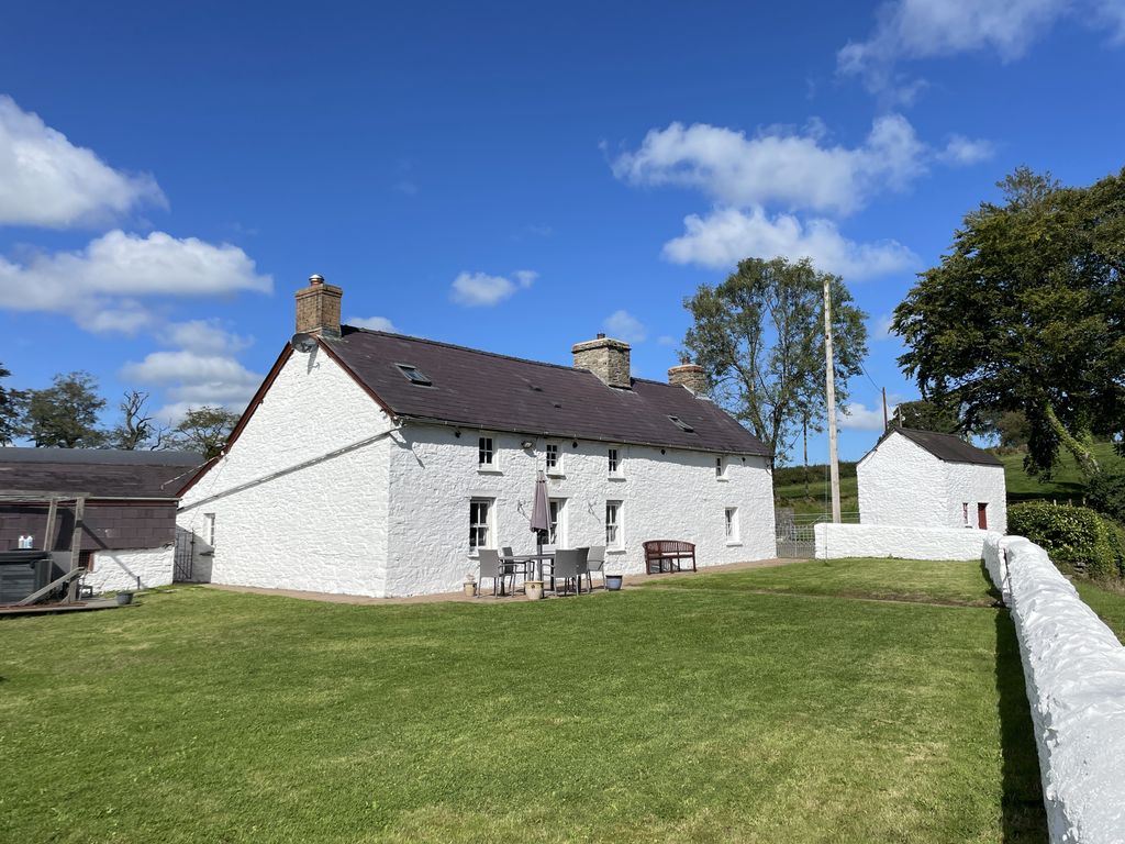 Property photo 1 of 12