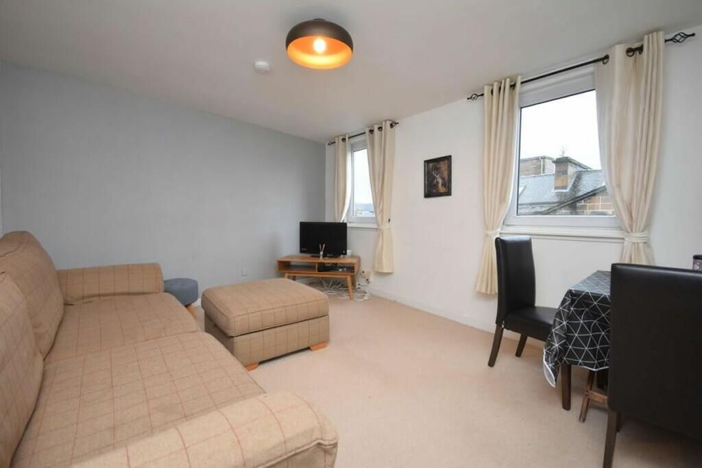 Property photo 3 of 9 Gallery