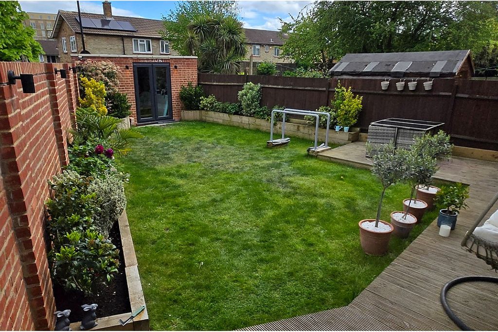 Property photo 2 of 17 Garden