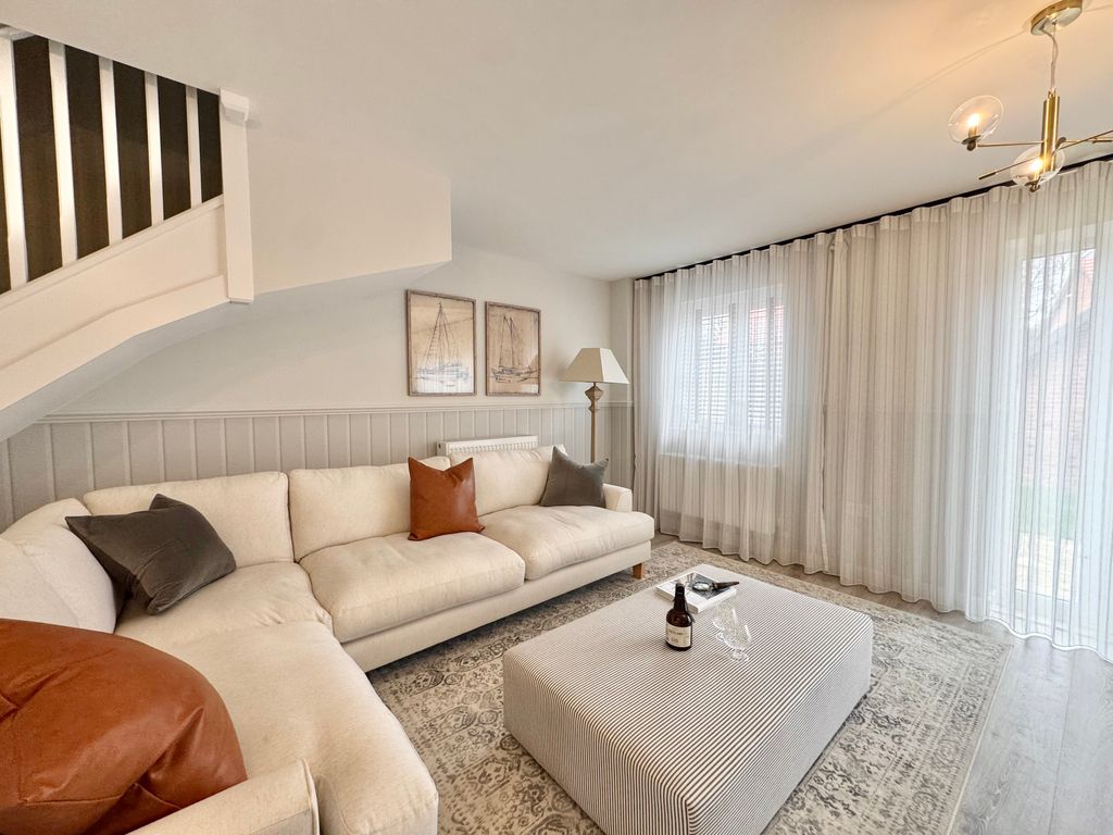 Property photo 3 of 13 Living Room