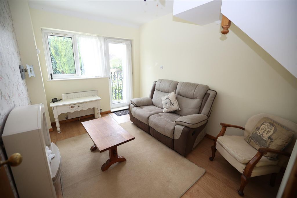 Property photo 1 of 9 R6__8358.Jpg