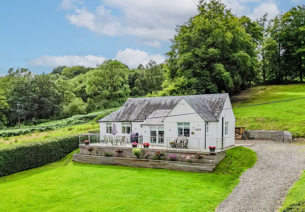 Property photo 1 of 32