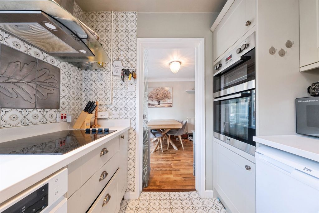 Property photo 3 of 17