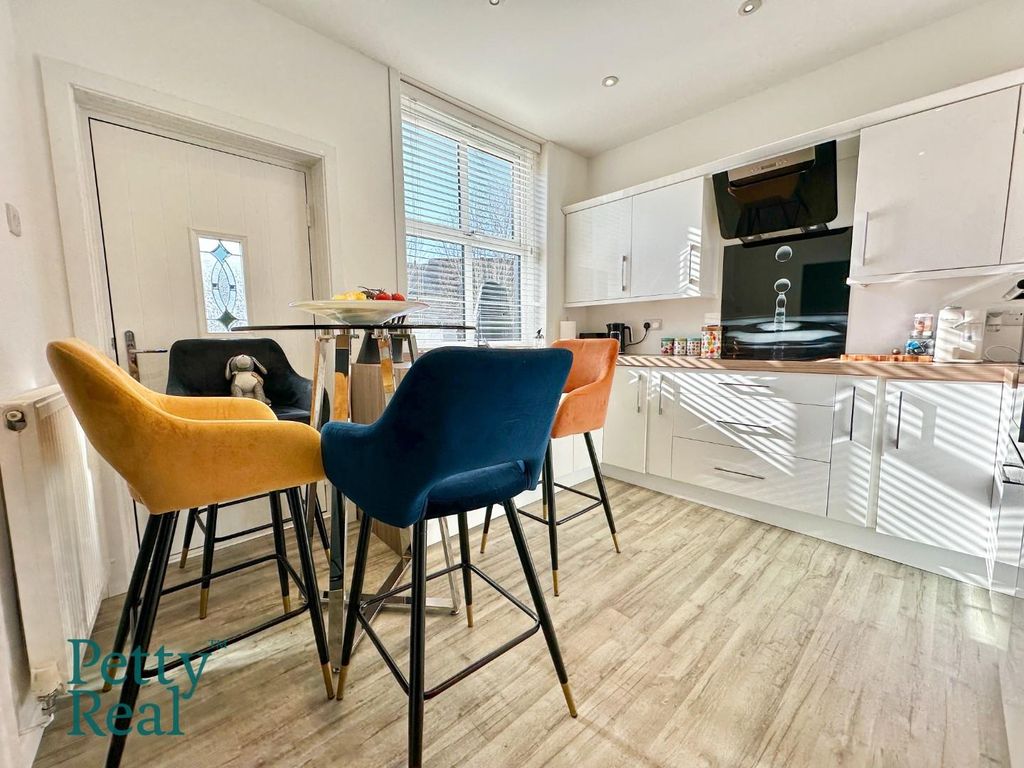 Property photo 1 of 16 0D581511-Ded9-4147-A9Db-Aee063Fcbd2C.Jpeg