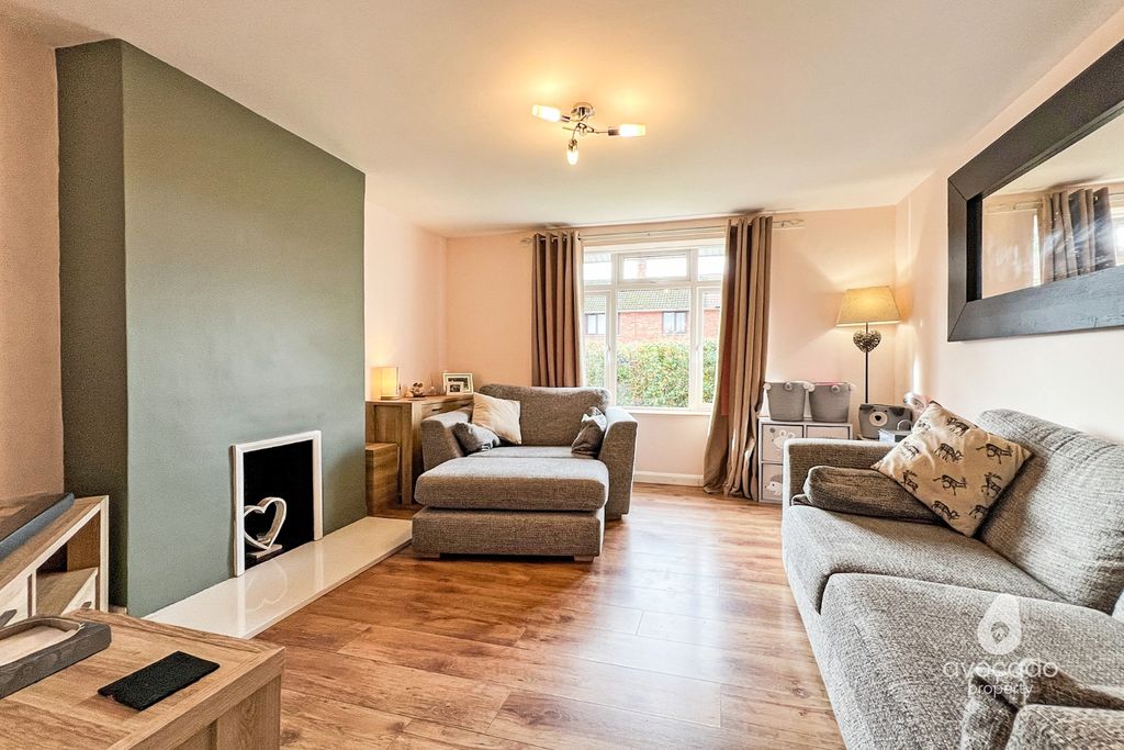 Property photo 3 of 13 4643263