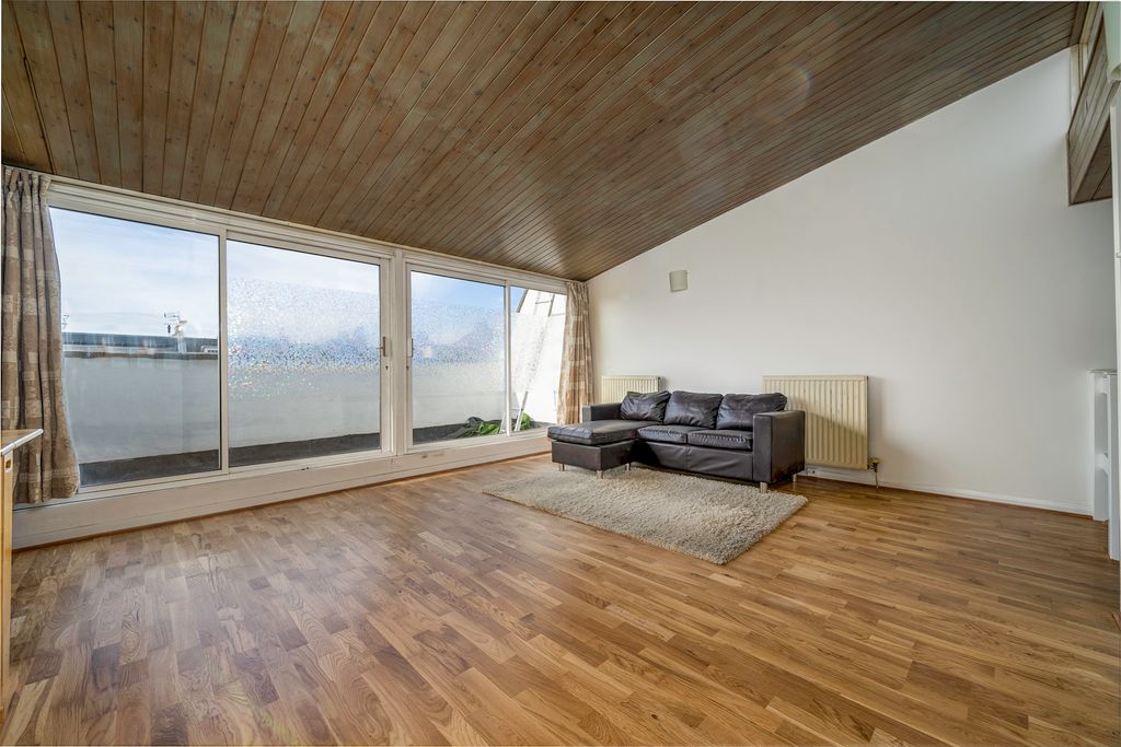 Property photo 1 of 10 Photo 01