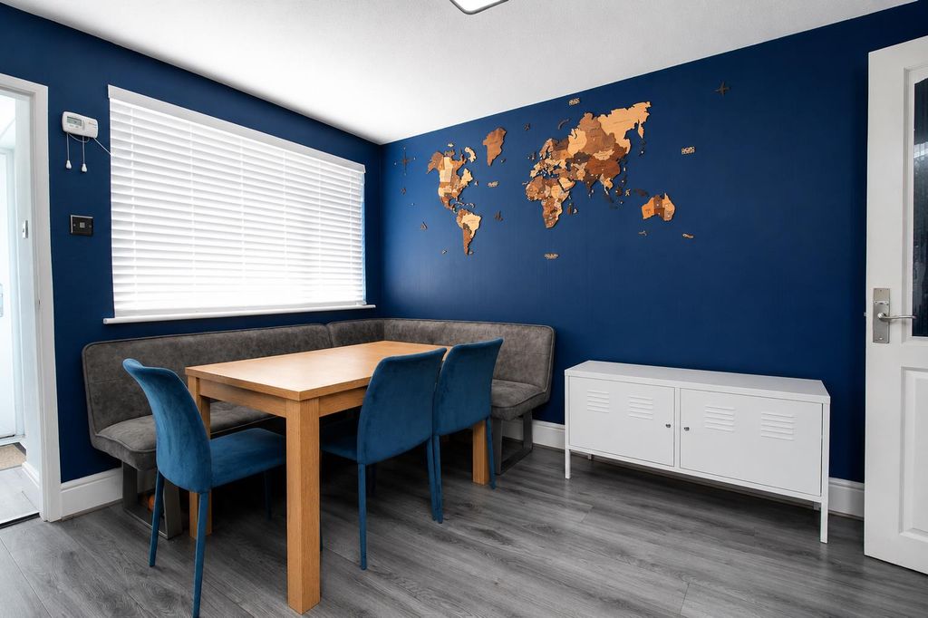 Property photo 3 of 17 Dining Room
