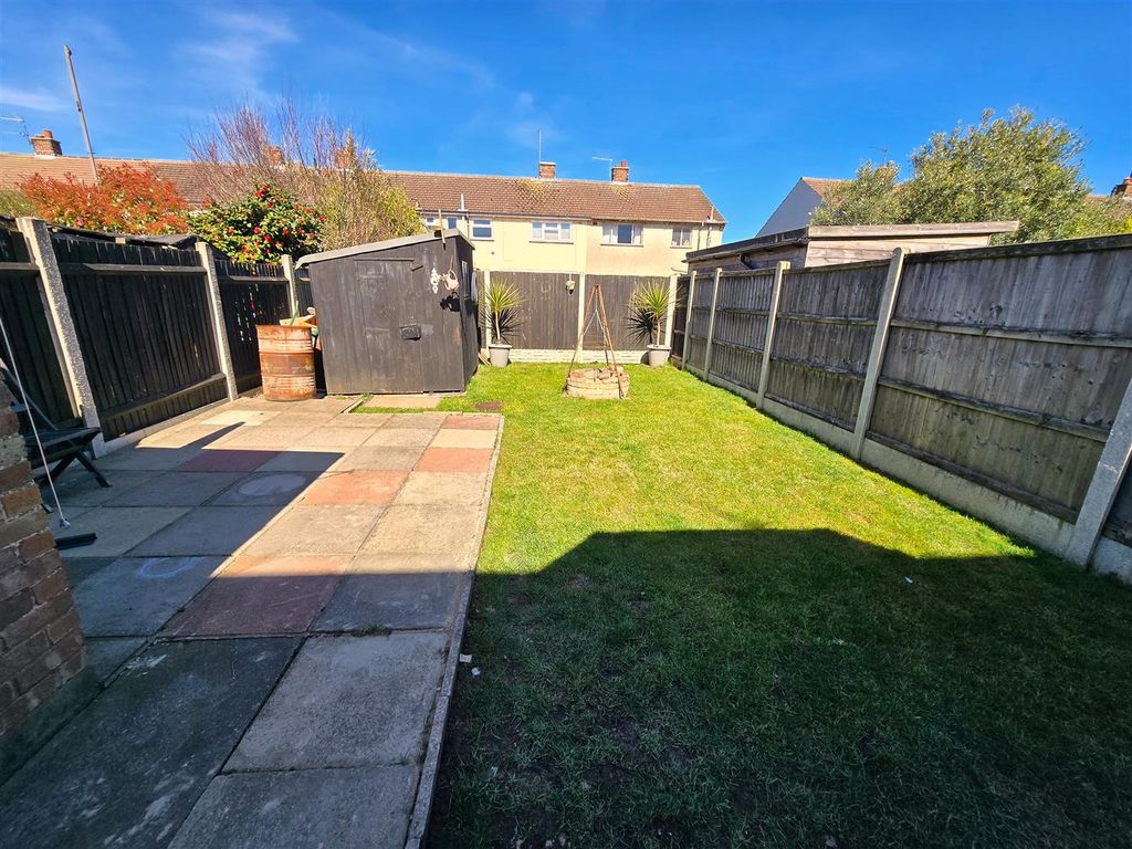 Property photo 2 of 15 Garden