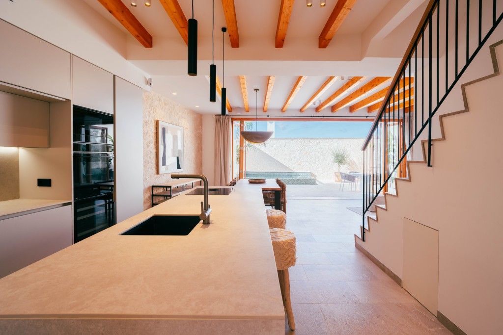 Property photo 3 of 20 Kitchen (2)