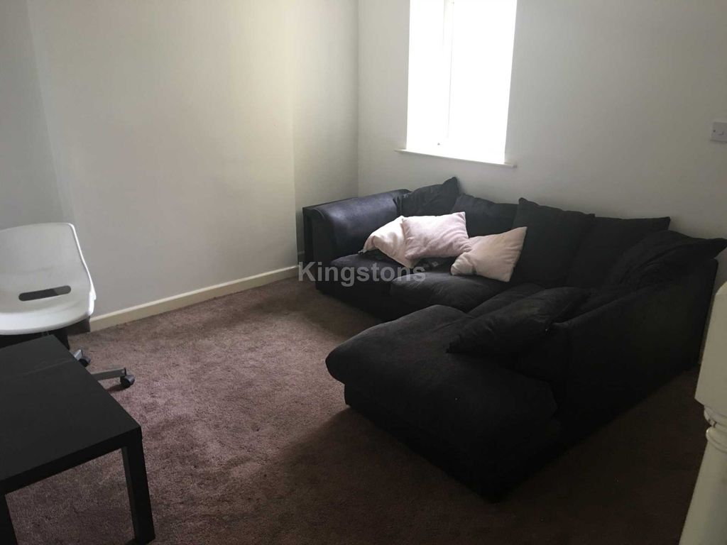 Property photo 3 of 8