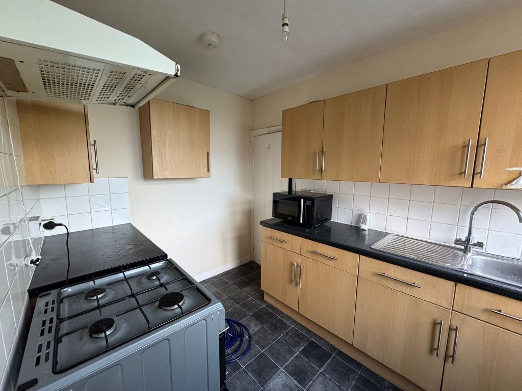 Property photo 1 of 4 Kitchen