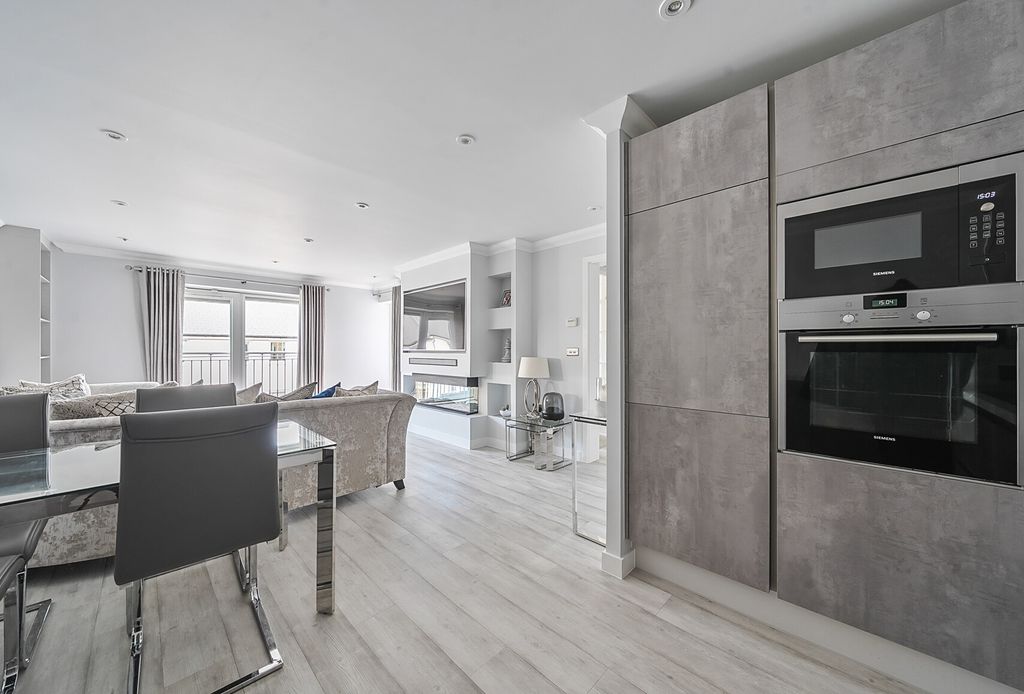Property photo 2 of 14 016-28-681Cf7F945...