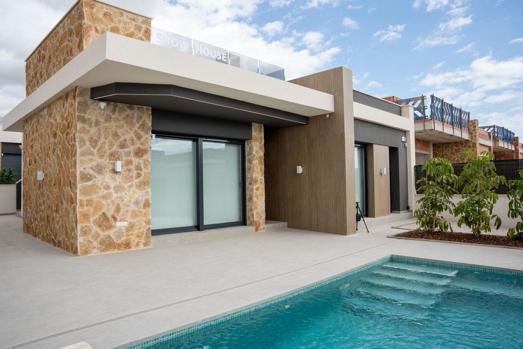 Property photo 1 of 47 Villa In Ciudad Quesada N8545