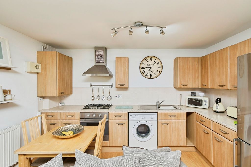 Property photo 3 of 19 Kitchen Lounge Diner