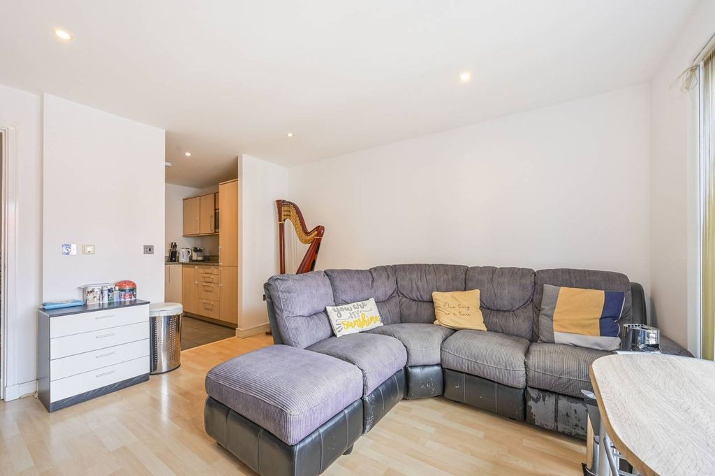 Property photo 1 of 7