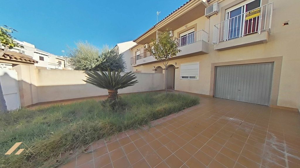 Property photo 2 of 39
