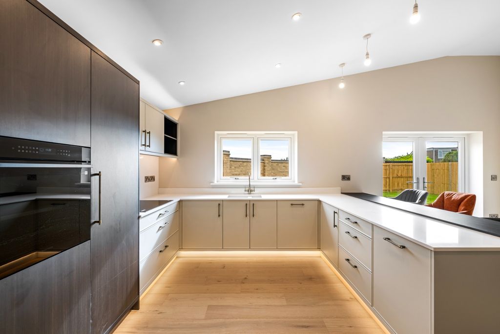 Property photo 2 of 26 5352662