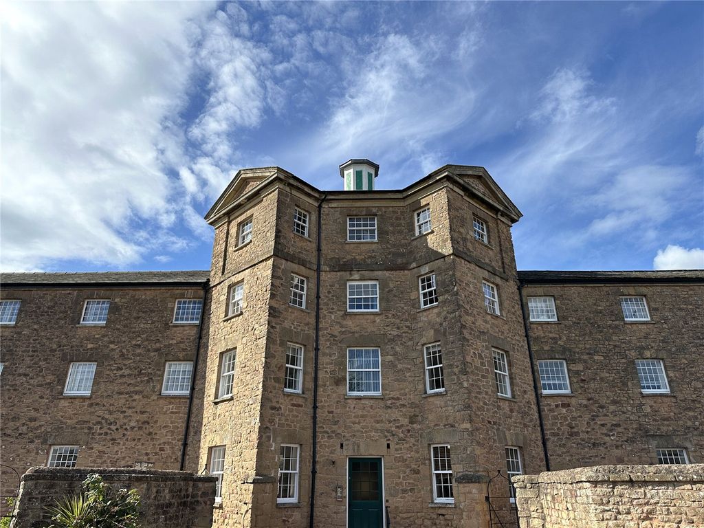 Property photo 1 of 17 Picture No. 24